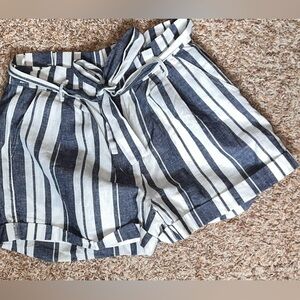Blue and white striped tie women’s shorts